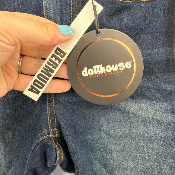 NEW Dollhouse Bermuda Shorts Size 3 / 4 Dark Wash Denim Frayed Jean Shorts NWT - Picture 7 of 9